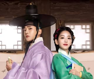 The King and I ist ein koreanisches Drama, in dem zwei Personen in traditioneller Kleidung zu sehen sind.